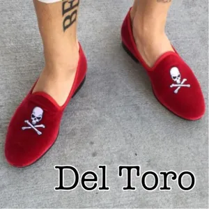 Del Toro Red Velvet Embroidered Skull Loafers Size 6