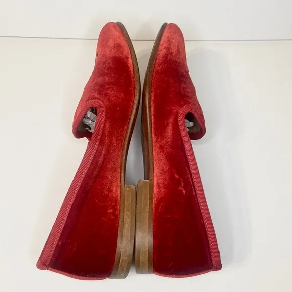 Del Toro Red Velvet Embroidered Skull Loafers Size 6