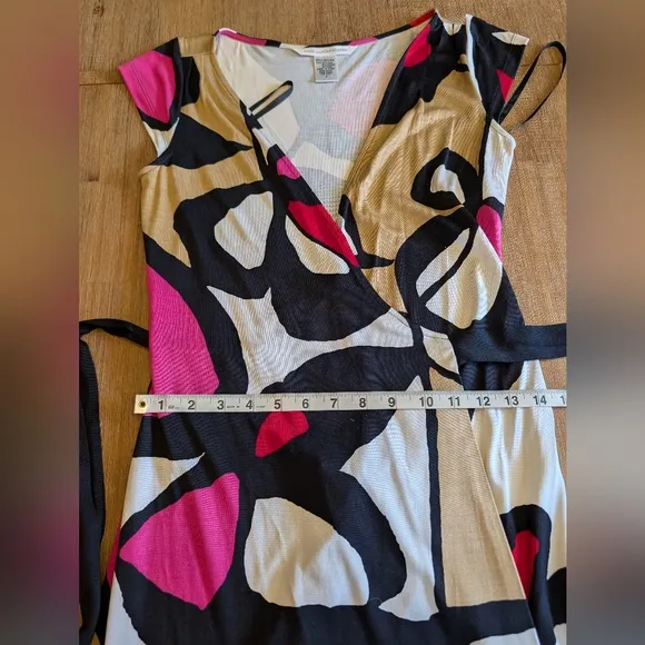 Diane Von Furstenberg Multicolor Printed Silk Abri Wrap Dress size 6