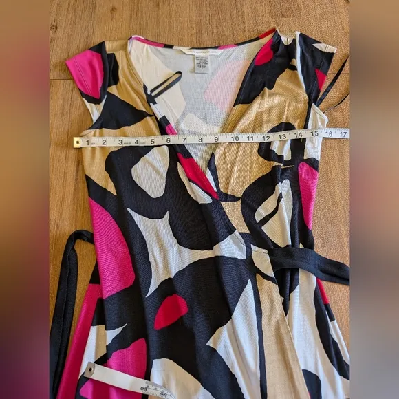 Diane Von Furstenberg Multicolor Printed Silk Abri Wrap Dress size 6