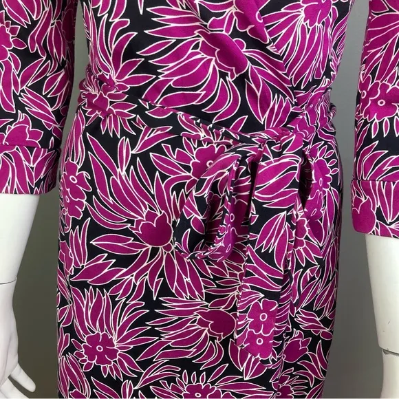 Diane von Furstenberg wrap dress size 8 tropical print pink black NEW