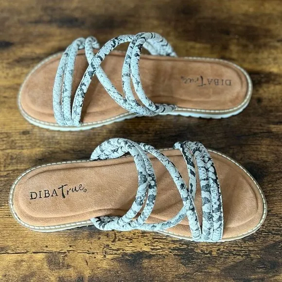 Diba True Cedar Cove Leather Strappy Slide Sandals in Gray Snakes, Size 6. New!