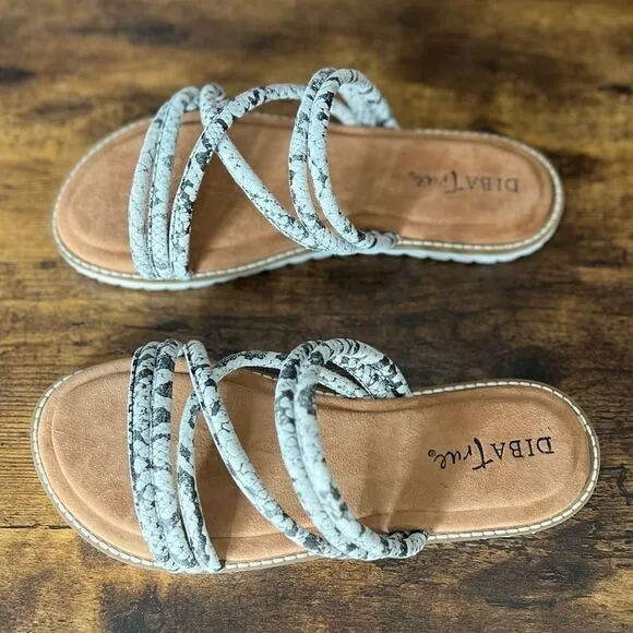 Diba True Cedar Cove Leather Strappy Slide Sandals in Gray Snakes, Size 6. New!