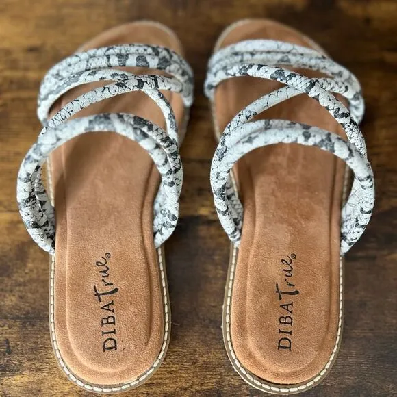 Diba True Cedar Cove Leather Strappy Slide Sandals in Gray Snakes, Size 6. New!