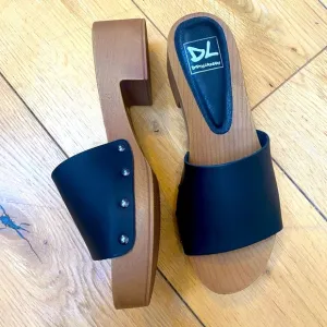 Dirty Laundry Black and tan Sandals, summer shoes
