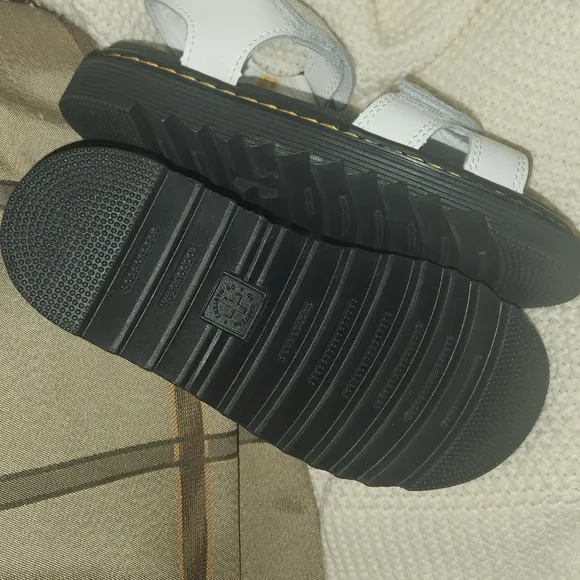 DM Junior Vossie Leather Sandals