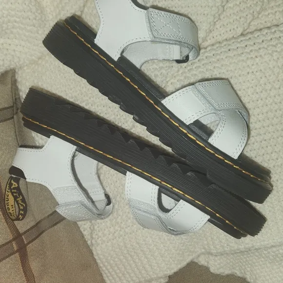 DM Junior Vossie Leather Sandals