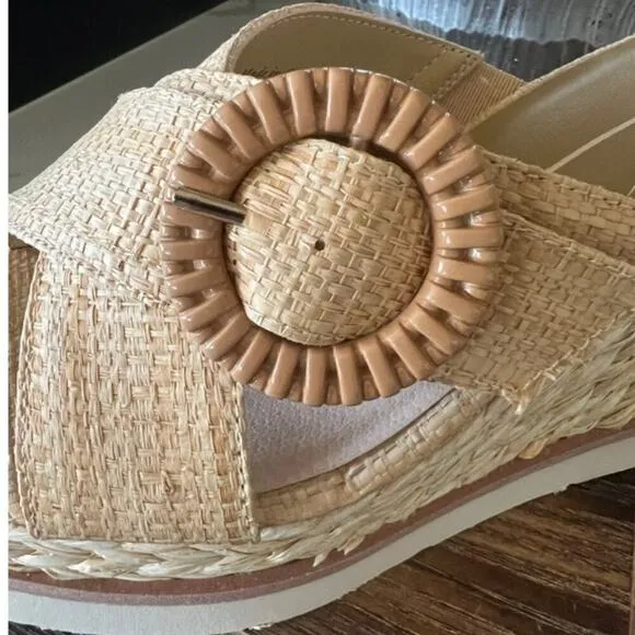 Dolce Vita Liesel Wedge Sandals in Tan