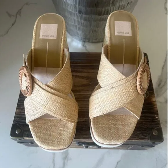 Dolce Vita Liesel Wedge Sandals in Tan
