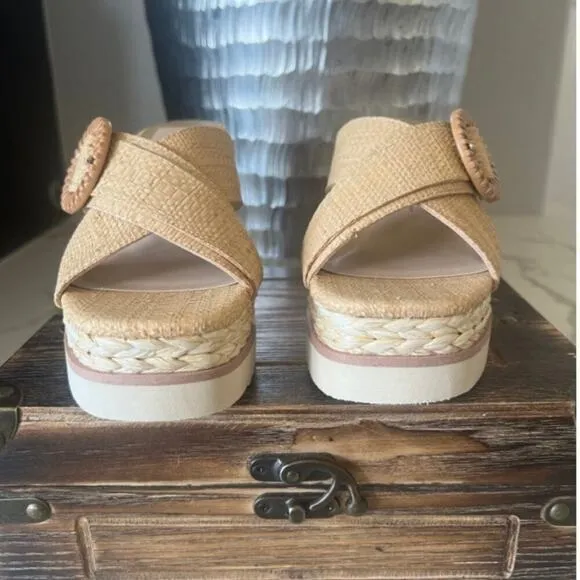 Dolce Vita Liesel Wedge Sandals in Tan