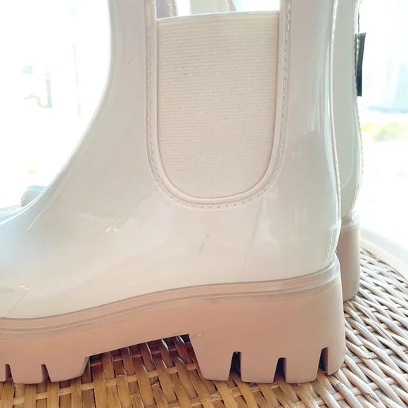 Dolce Vita Thunder Waterproof Lug Sole Boho Western Ankle Rain Boots Size 6