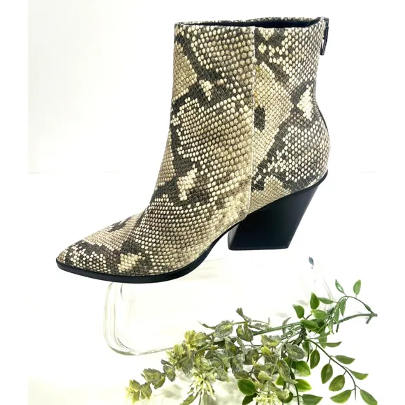Dolce Vita Womens Snakeskin Print Leather Ankle Boots Size 9.5 Issa NEW