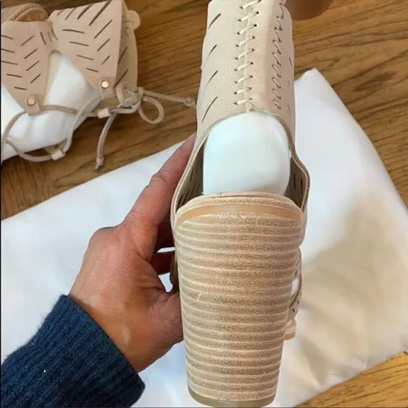 DOLCE VITA STRAPPY NUBUCK SANDALS.  NEW.