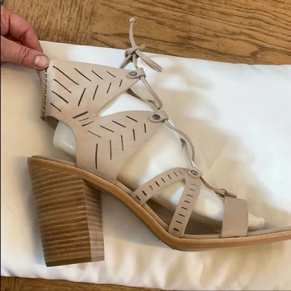 DOLCE VITA STRAPPY NUBUCK SANDALS.  NEW.