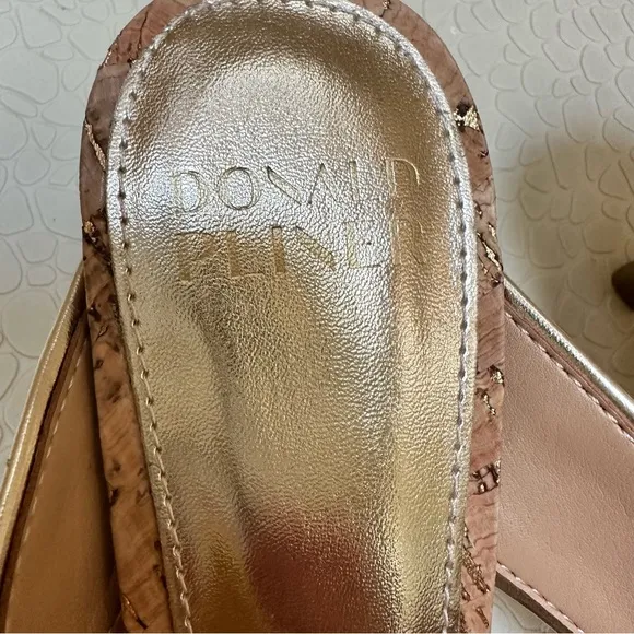 Donald J Pilner Cassia Natural Platino Cork Sandals Size 8 NWOT