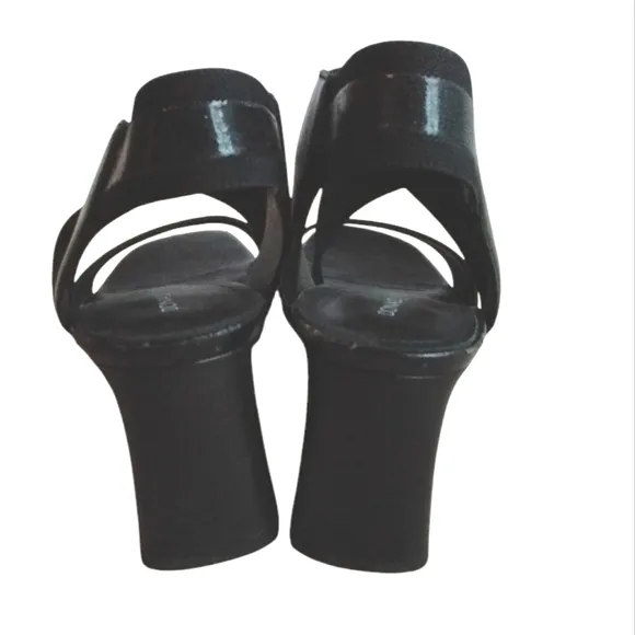 Donald J. Pliner Britini Black Strappy Sandals Women' Block Heel Sandals Size 9