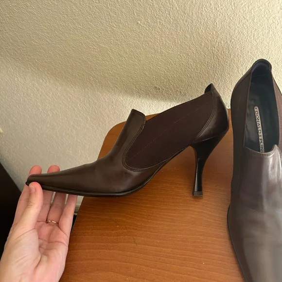 Donald J. Pliner Medea Heel Ankle Boots Brown Black Size 7.5 Leather Fabric Side