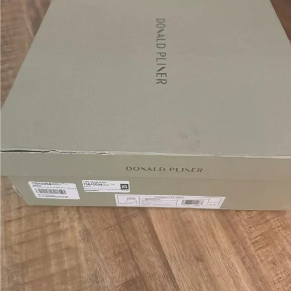 Donald J Pliner Sindie 30 NEW NWT NIB new in box 9.5 wedge Nappa leather boots