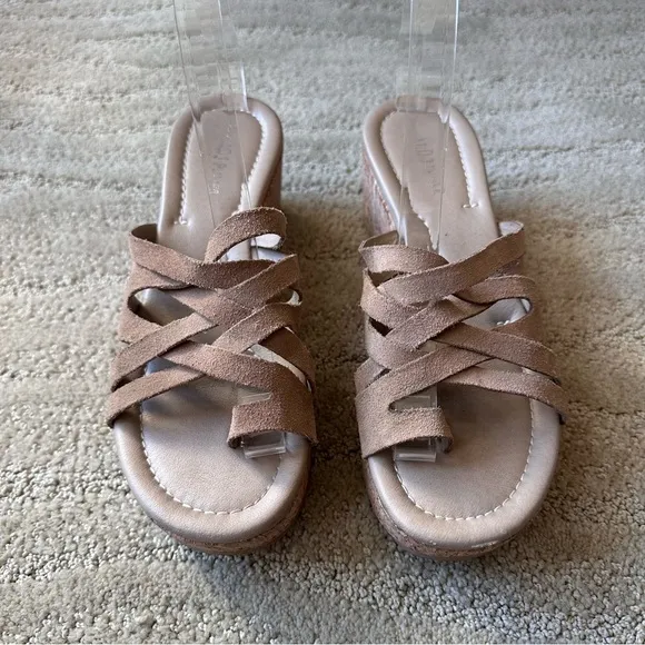 Donald J. Pliner Tan Suede Wedge Platform Toe Ring Sandals Interweaving Straps 8