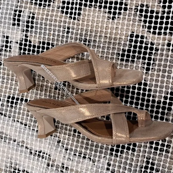 Donald Pliner - Kiss - Light Bronze Sandals