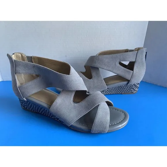Donald Pliner Vela Gray Suede Leather Open Toe Strappy Sandals 9M New