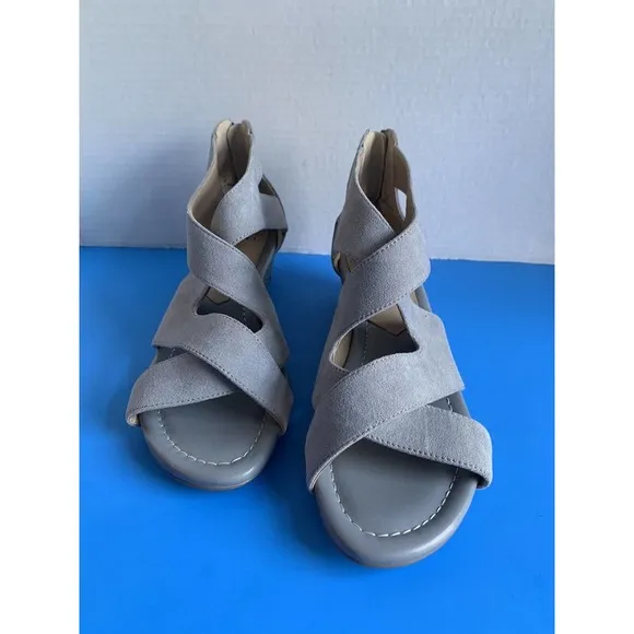 Donald Pliner Vela Gray Suede Leather Open Toe Strappy Sandals 9M New