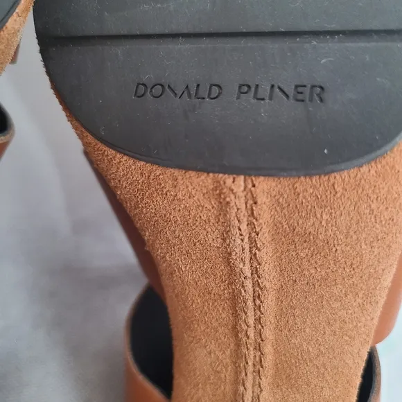 Donald Pliner Women's Leather blocked Heel Sandals Sz 11