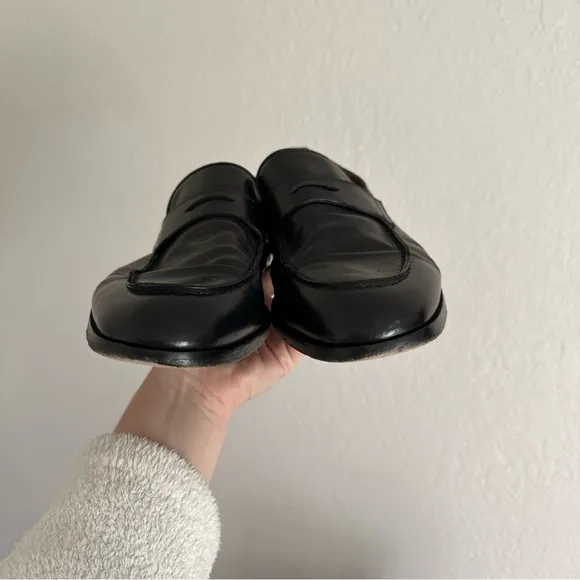 Doucal's Black Smooth Leather Slip On Loafers