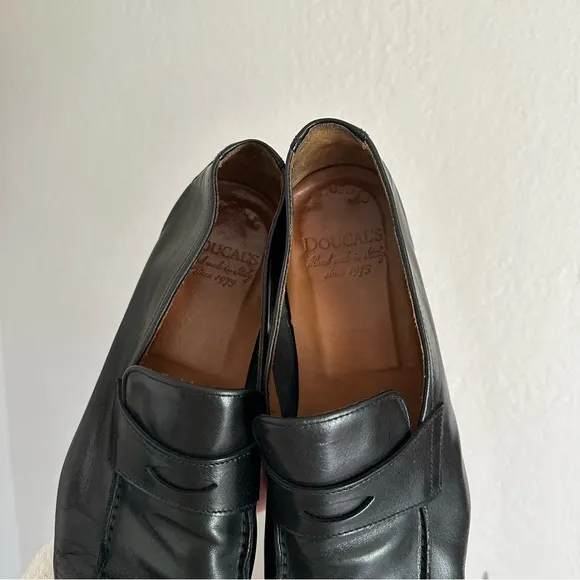 Doucal's Black Smooth Leather Slip On Loafers