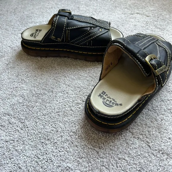 Dr. Martens air wair black leather sandals size 40 EUC