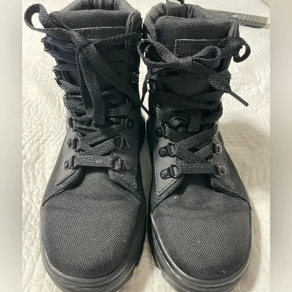 Dr. Marten’s COMBS WOMEN'S POLY CASUAL BOOTS SIZE 7