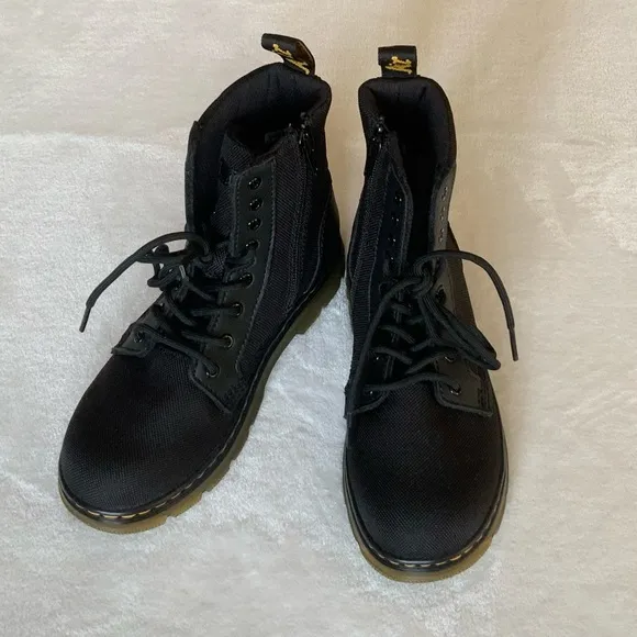 Dr. Martens JUNIOR COMBS EXTRA TOUGH POLY CASUAL BOOTS
