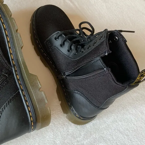 Dr. Martens JUNIOR COMBS EXTRA TOUGH POLY CASUAL BOOTS