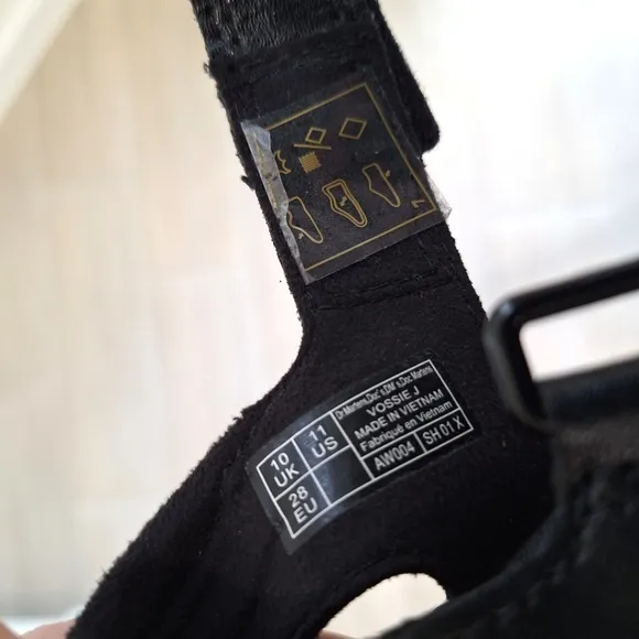 Dr. Martens kid's black leatherVossie sandals with adjustable straps - size 11