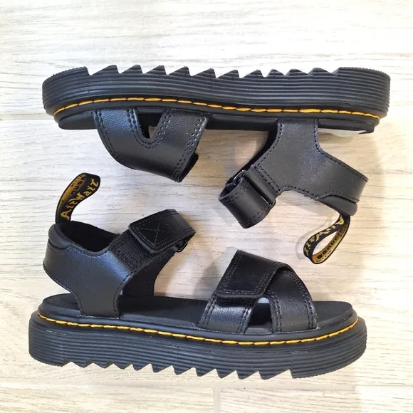 Dr. Martens kid's black Vossie leather sandals  - size 1 - NWOT