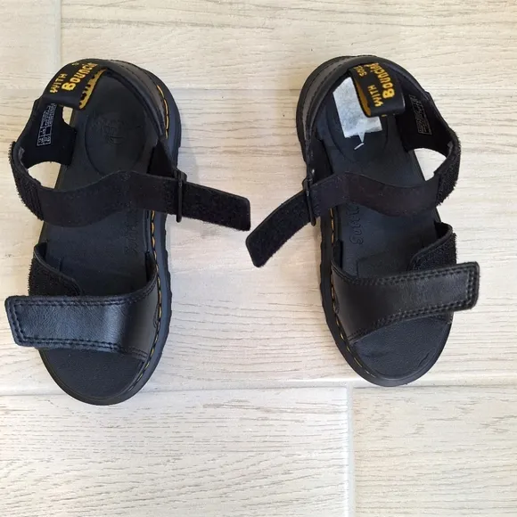 Dr. Martens kid's black Vossie leather sandals  - size 1 - NWOT