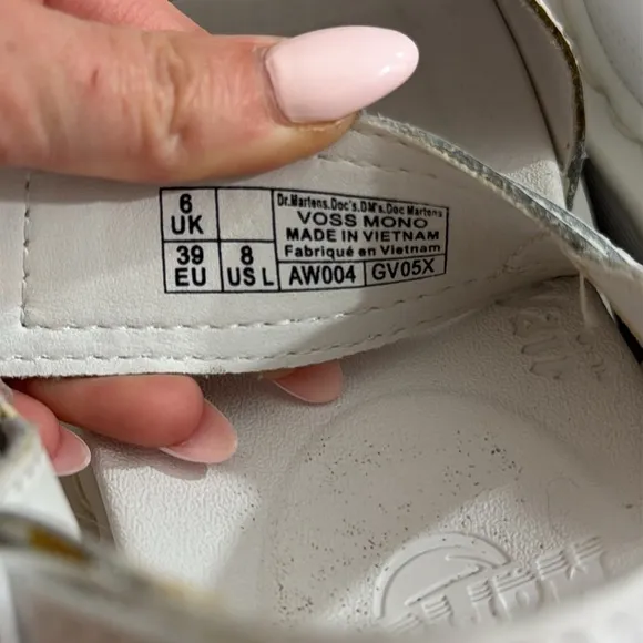 Dr MARTENS VOSS MONO HYDRO LEATHER White Platform Chunky STRAP SANDALS size 8