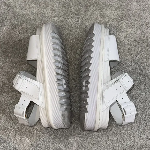 Dr MARTENS VOSS MONO HYDRO LEATHER White Platform Chunky STRAP SANDALS size 8