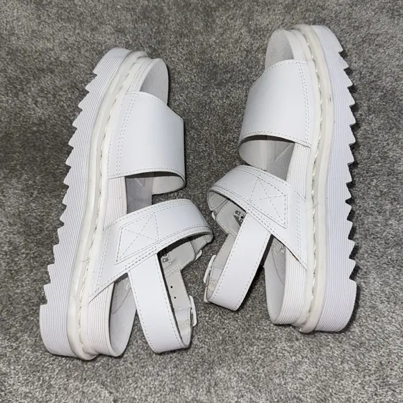 Dr MARTENS VOSS MONO HYDRO LEATHER White Platform Chunky STRAP SANDALS size 8
