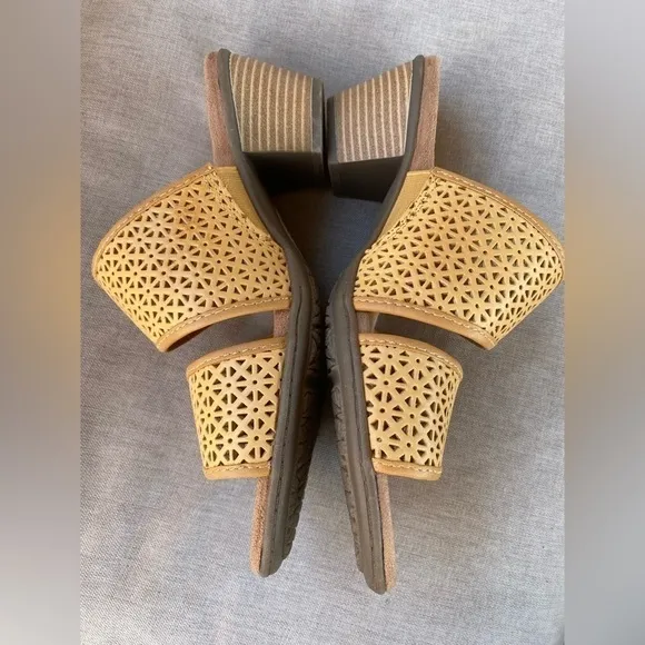 Earth Origins Sandals Cayla Yellow Women’s Size 8.5