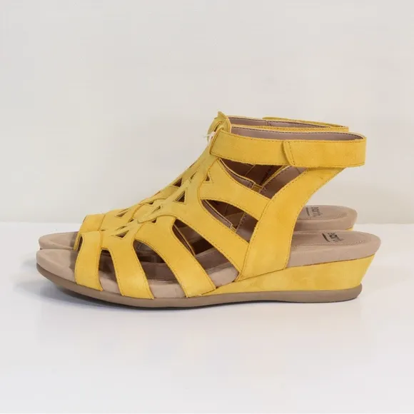Earth Pisa Chatham Yolk Yellow Suede Open Toe Gladiator Sandal NWT NIB