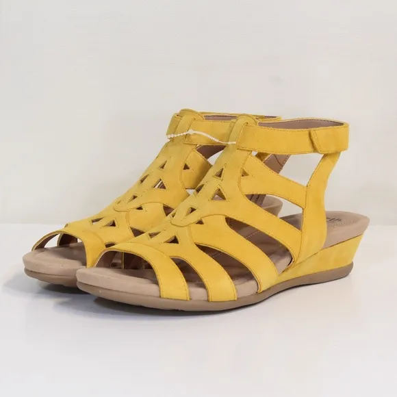Earth Pisa Chatham Yolk Yellow Suede Open Toe Gladiator Sandal NWT NIB