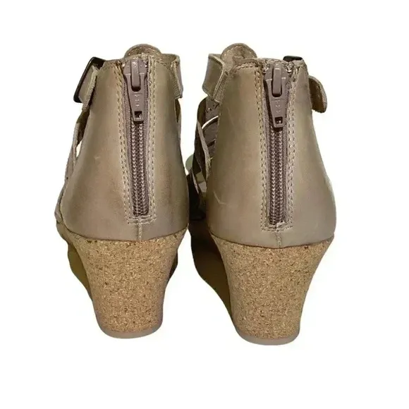 Earth Wedge Sandals Womens 7.5 38 Beige Woodland Sunny Strappy Leather NEW