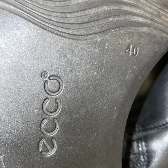 ECCO Hobart Tall Leather 3 Buckle Riding Boots.  Size 8.5.