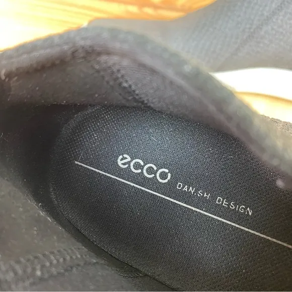 Ecco Soft 7 Low Ankle Boots Booties Sneakers Side Zip Comfort Casual 9-9.5 US