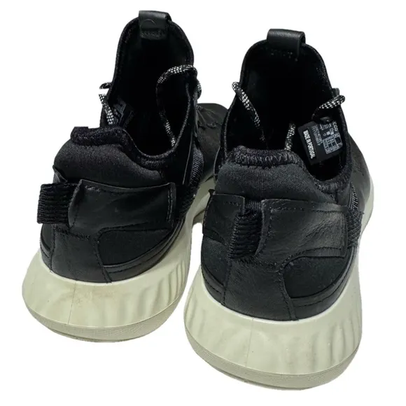 ECCO ST 1 Lite Black Yac Activewear Footwear Sneakers Athletic Walking Shoes 9.5