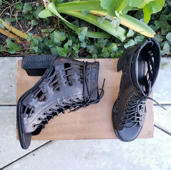 Edgy Cool Steve Madden Black Leather Caged Sandals