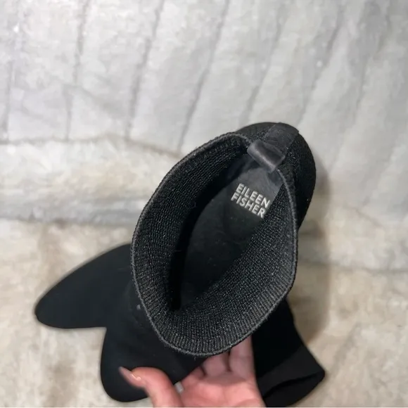 Eileen Fisher Dahlia stretch Knit bootie size 7 Black