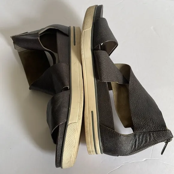 Eileen Fisher Sport Platform Black Leather Sandals Size 8