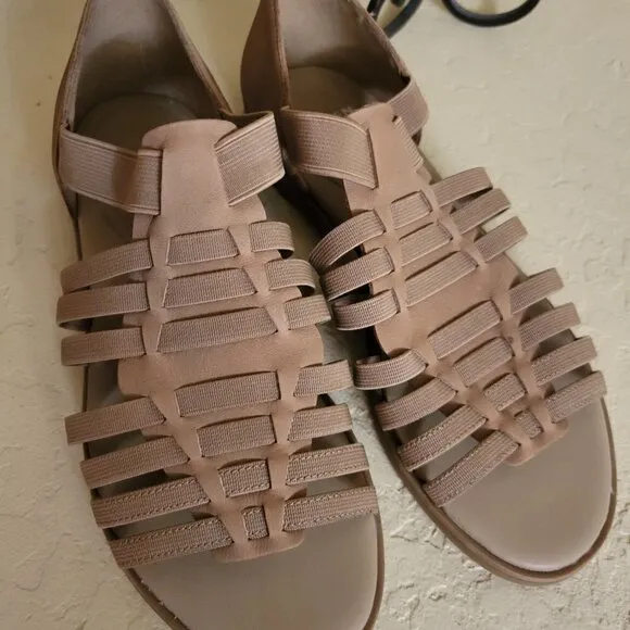 Eileen Fisher Tan Leather Strappy Rato Sandals size 5.5  NWOB